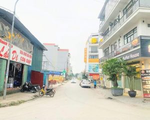 Cần bán 70m2 đất đấu giá 4,3ha vòng xuyến Văn Giang, trục chính khu đấu giá