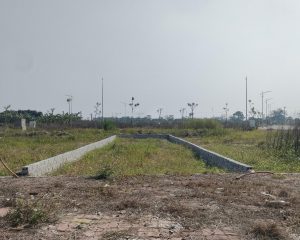 Hàng độc! Đối diện cổng chợ chính đầu mối Đông Tảo mới cần bán 100m2, vỉa hè rộng 16m kinh doanh
