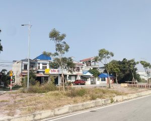 Hàng độc! Đối diện cổng chợ chính đầu mối Đông Tảo mới cần bán 100m2, vỉa hè rộng 16m kinh doanh