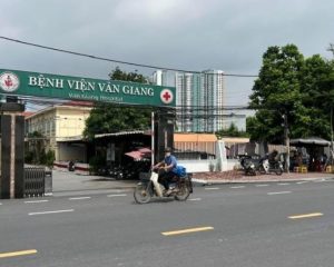 Bán lô 70m2 mặt phố đường 179-Đối diện bệnh viện Văn Giang. Mặt tiền: 5.4m. Hè rộng 8m. Giá: 8.8tỷ