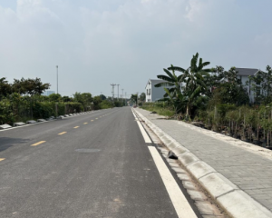 Bán đất đấu giá mặt đường như ảnh, có vỉa hè, ngay sát ĐH Bách Khoa và đường đại lộ đông tây 1
