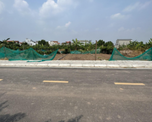 Bán đất đấu giá mặt đường như ảnh, có vỉa hè, ngay sát ĐH Bách Khoa và đường đại lộ đông tây 1