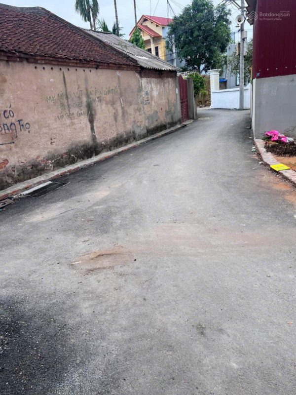 Đất đẹp Trí Trung – Tân Quang, ô tô đỗ cửa, đường thông, cách Vinhomes chỉ 800m