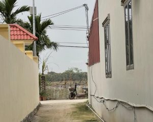 Cần bán mảnh 400m2 Đông Tảo full thổ cư giá 16, triệu/m, chia 5 lô