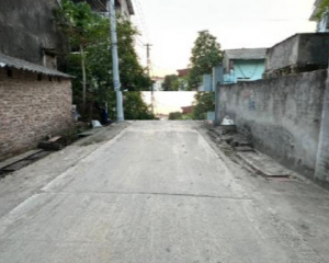Bán 124.5 m2 đất thôn Đồng Chung Việt Hưng đường 5m thông cách khu đấu giá 200m