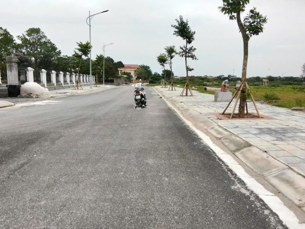 Bán đất 80m2, mảnh sẻ khe 2 mặt thoáng đấu giá tại Bảo Khê, Hưng Yên, giá 3,65 tỷ, view đẹp hot