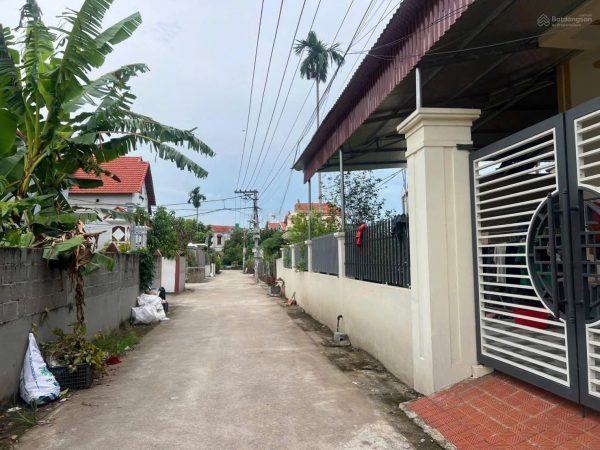 Duy nhất 1 lô đẹp nhất Văn Giang giá rẻ chỉ nhỉnh 1,5 tỷ tại Thôn Hoàng Trạch , xã Văn Giang