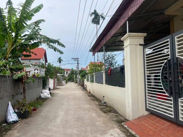 Duy nhất 1 lô đẹp nhất Văn Giang giá rẻ chỉ nhỉnh 1,5 tỷ tại Thôn Hoàng Trạch , xã Văn Giang